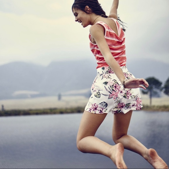L'ATISTE Pants - L'Atiste by Amy Floral Shorts
